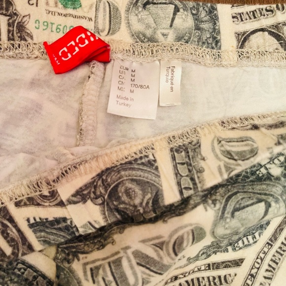 Money 💵 Leggings - Picture 3 of 4